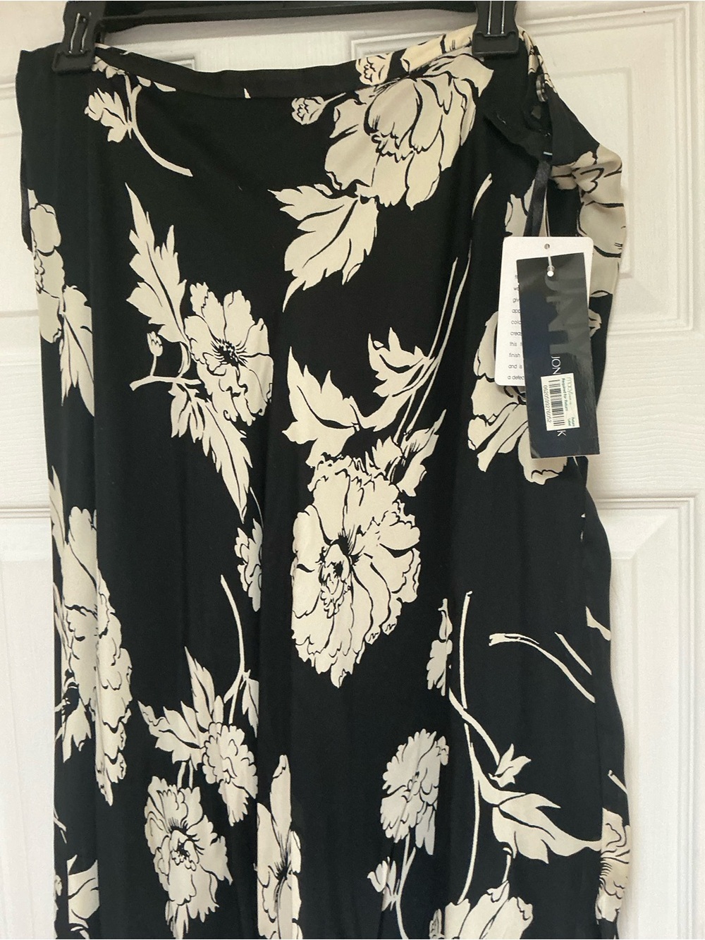 Jones New York Black Maxi Skirt with Cream Floral Print